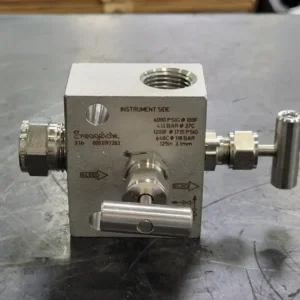 2-Valve Instrument Manifold 1/2 SS-V2BF8-G