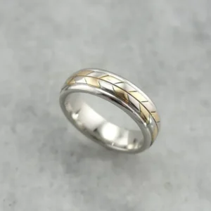 Fantastic Two Tone Chevron Style Band Platinum and Mosterdgeel Gold