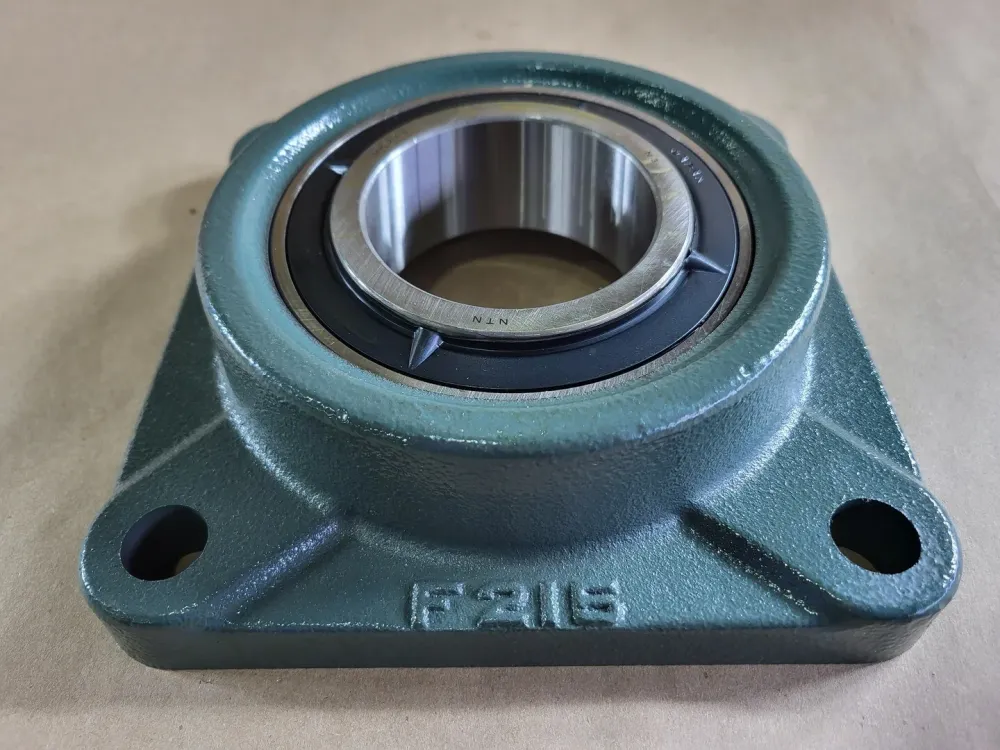 Flange Mount Ball Bearing Unit 2.55" Bore, UKF215D1 - Vervaardigd volgens DIN-norm