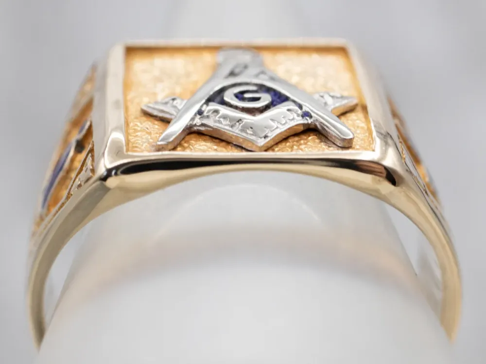 Industrieel Zwaar Belast Men's Two Tone Gouden and Enamel Masonic Ring