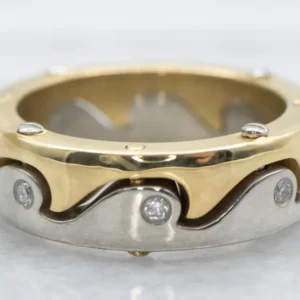 Modern Two Tone Goud Diamond Wave Pattern Band