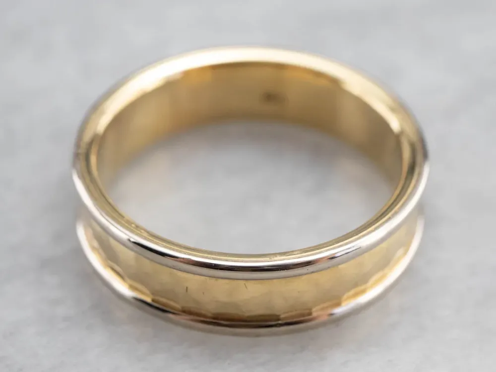 Two Toned Verguld Hammered Band Ring