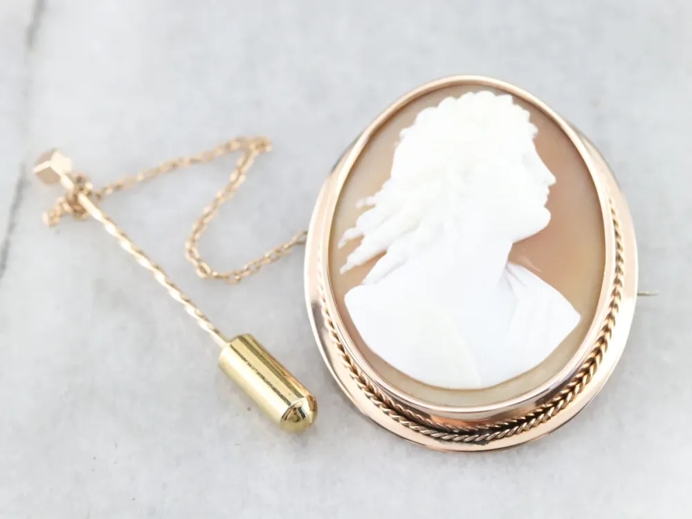 Antique Goud Cameo Brooch