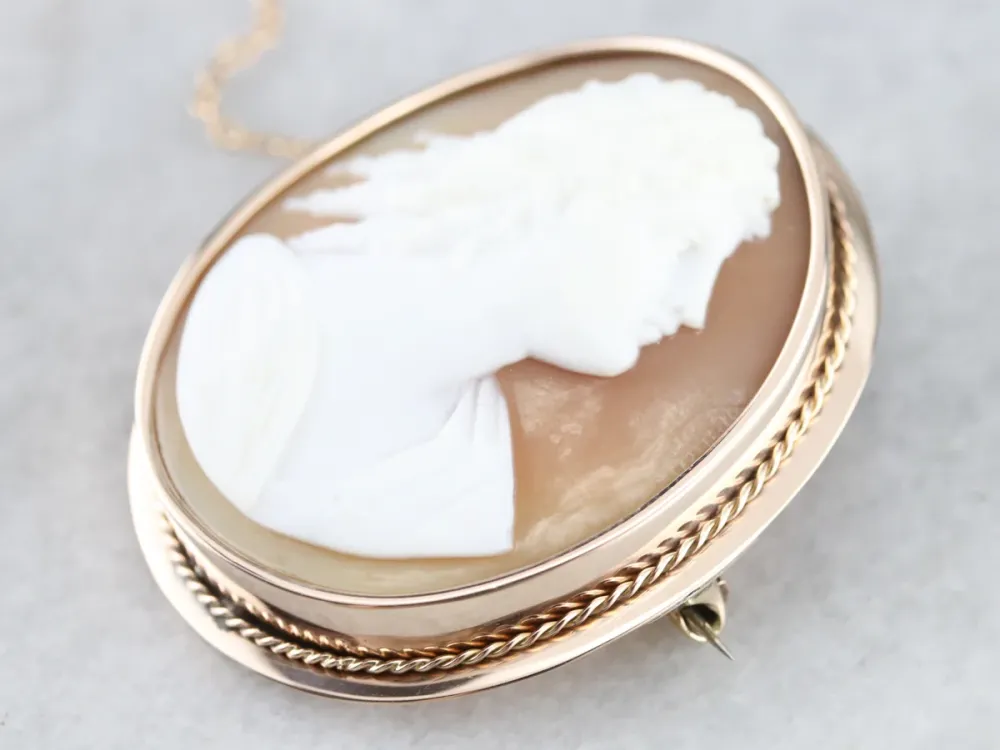 Antique Goud Cameo Brooch