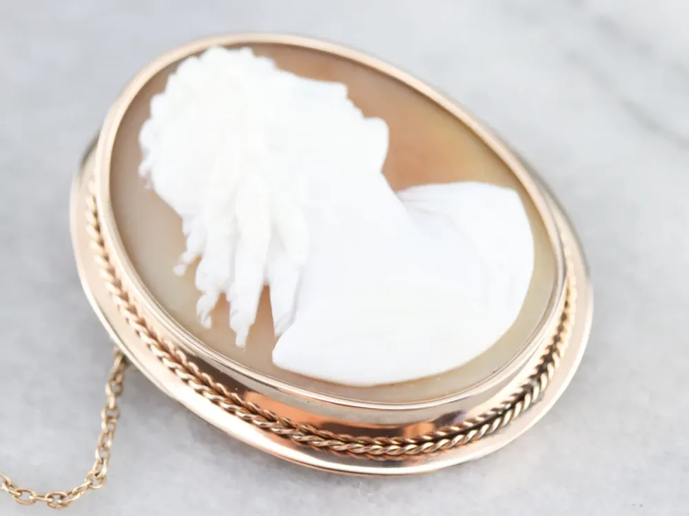 Antique Goud Cameo Brooch