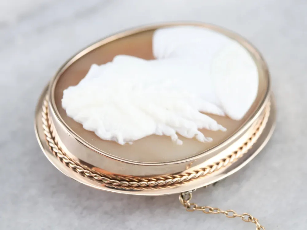 Antique Goud Cameo Brooch