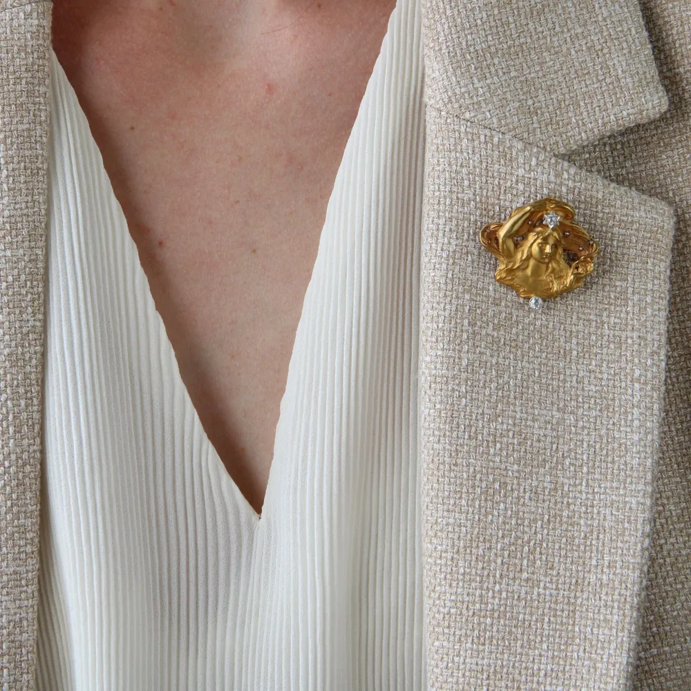 Art Nouveau gouden diamond brooch branded Vernon