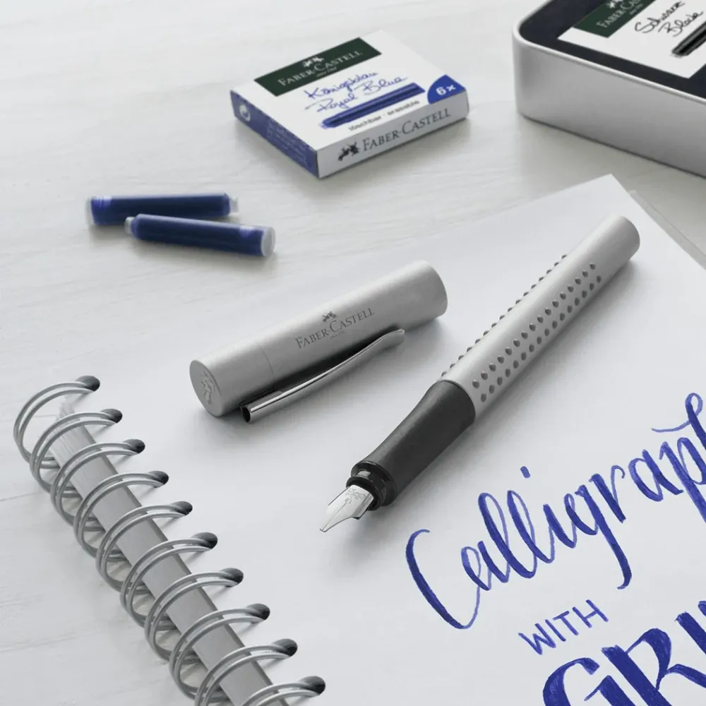 Gegalvaniseerd Faber-Castell Grip 2011 Calligraphy Gift Tin - Zilver