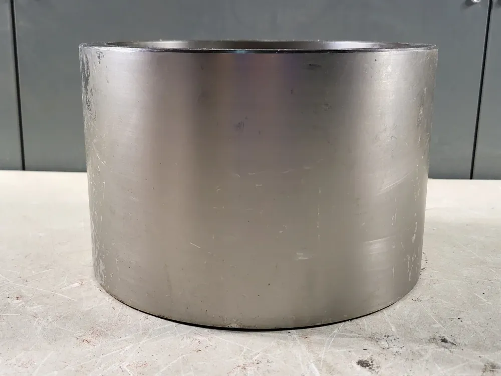 Rear Bucket Pin Bush FS 4435888 met borgring