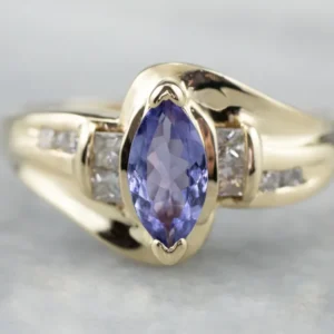 Marquise Tanzanite and Diamond Ring met DIN 471 norm