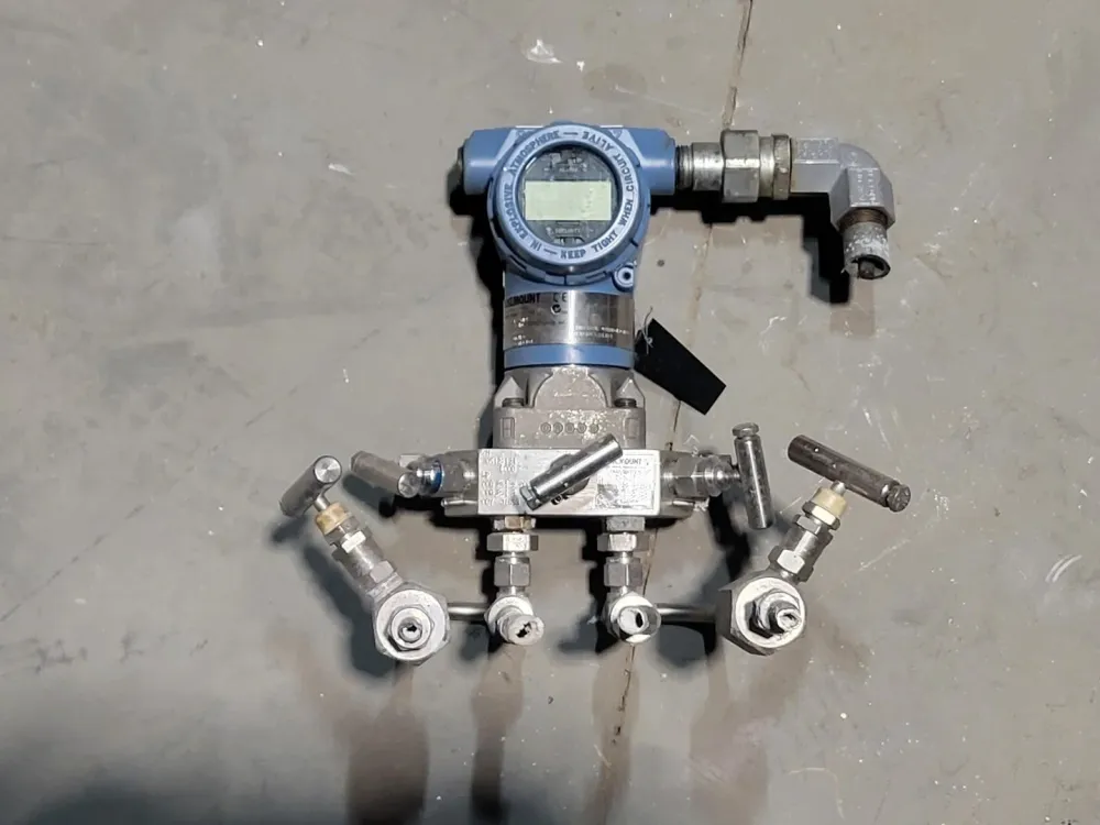 Pressure Transmitter 3051CD2A02A1AS5C6M5C1Q4 w/ Valve Manifold met CE-markering