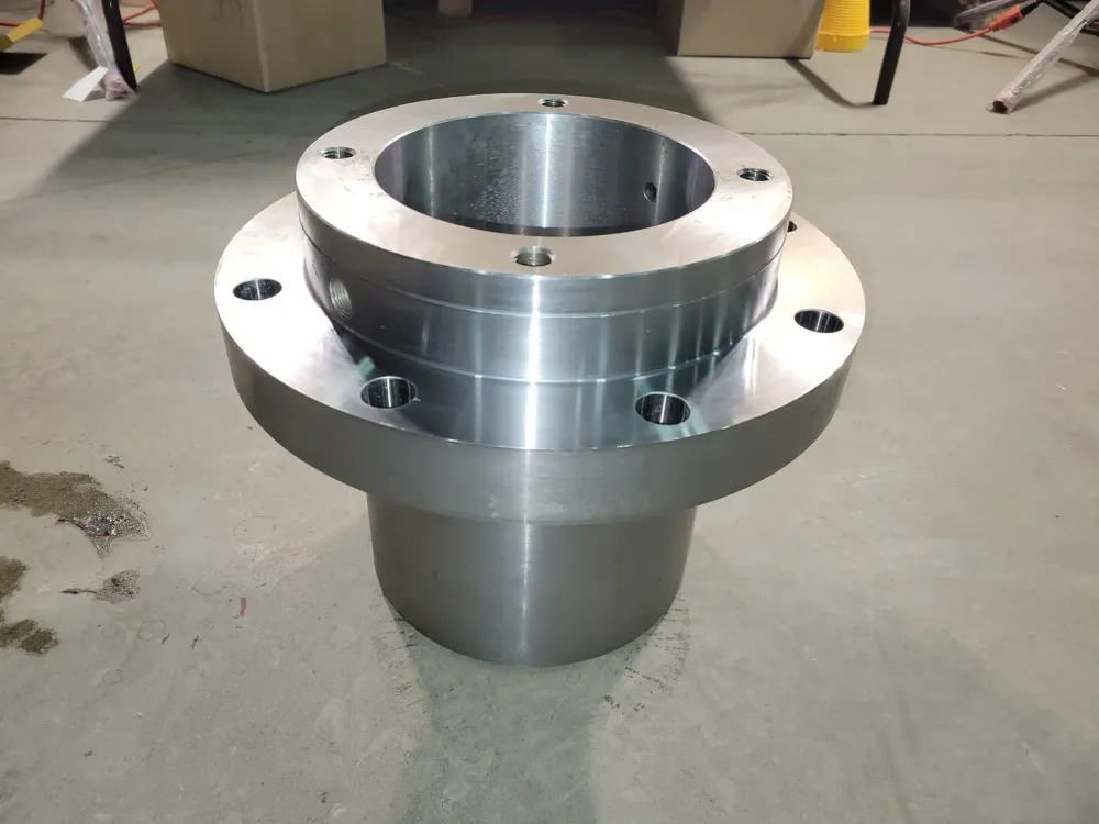 7-1/2in. Flange Coupling, 8-Bolt met corrosiebestendige coating