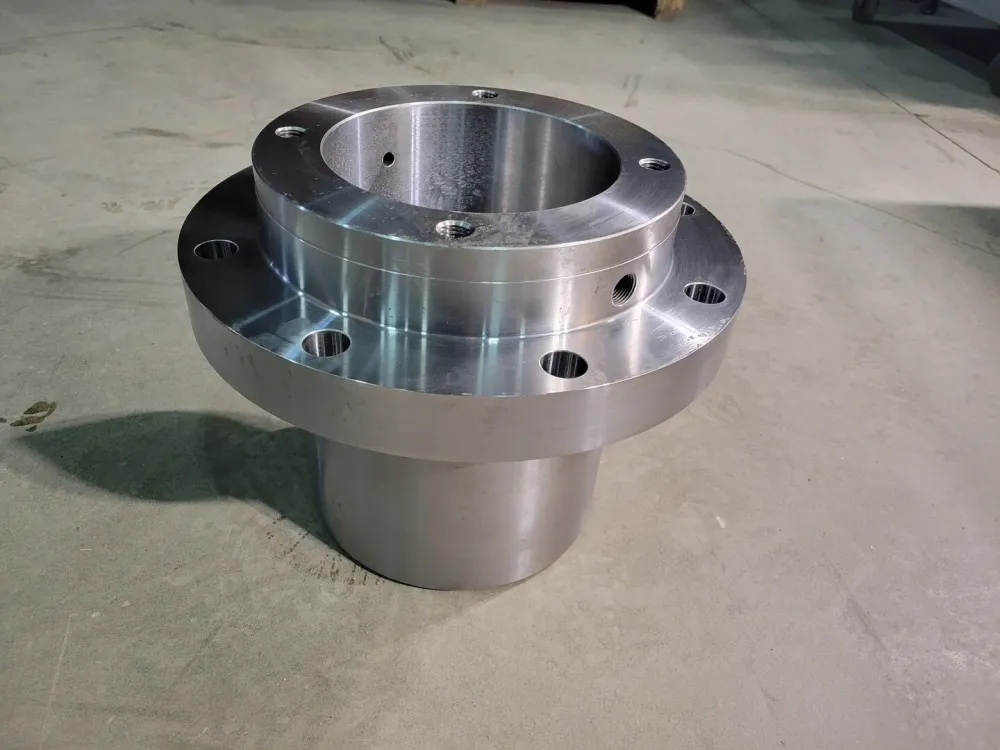 7-1/2in. Flange Coupling, 8-Bolt met corrosiebestendige coating