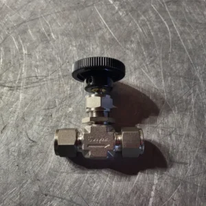 1/2" Integral Bonnet Needle Valve SS-1RS8