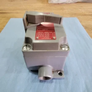 20 Amp Tumbler Switch SPH25443