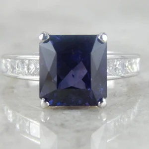 Gegalvaniseerd Indigo Sapphire from Sri Lanka, Set Melkwit Gold