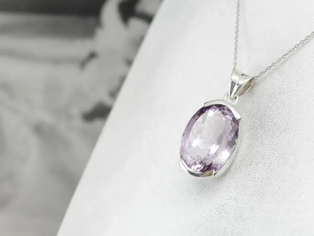 Glamorous Amethyst Pendant Sterling Platinagrijs