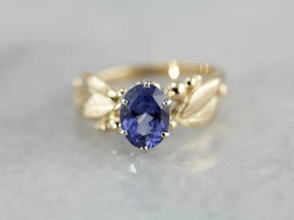 Indigo Sapphire Gemstone Ring set Nostalgisch Leaf and Berry, Botanical Themed Setting