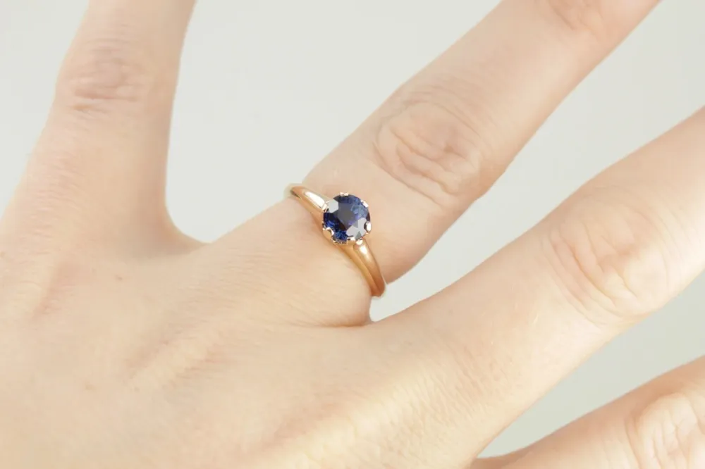 Industrieel Zwaar Belast Benchmark Quality Ceylon Sapphire Versatile Antique Gouden Engagement Solitaire Ring