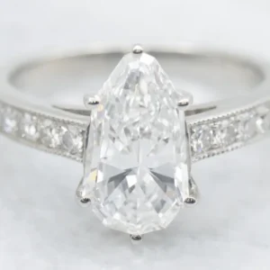 Modern GIA Gecertificeerd Modified Pear-Cut Diamond Engagement Ring Platinum