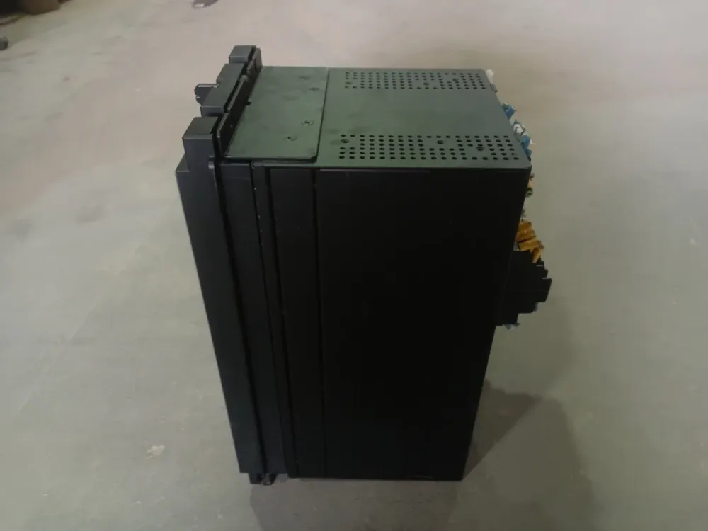 F60 Feeder Management Relay w/ Power CPU CT/VT Met display I/O Modules met CE-Keurmerk