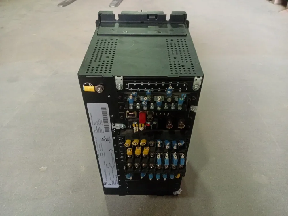 F60 Feeder Management Relay w/ Power CPU CT/VT Met display I/O Modules met CE-Keurmerk