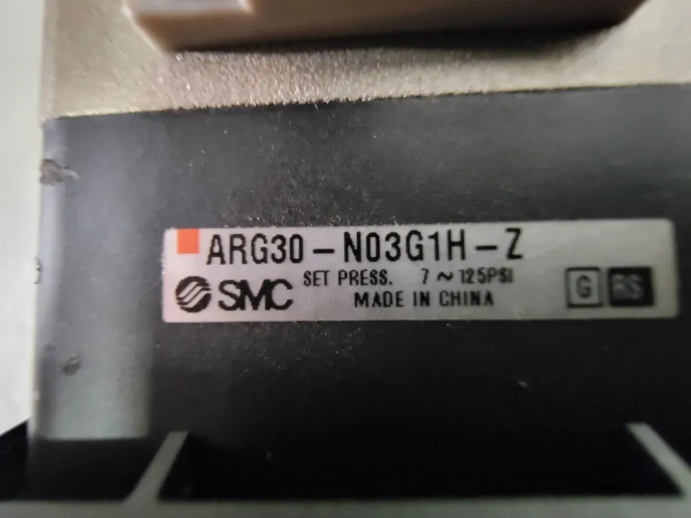 Air Regulator w/ Built Pressure Gauge ARG30-N03G1H-Z