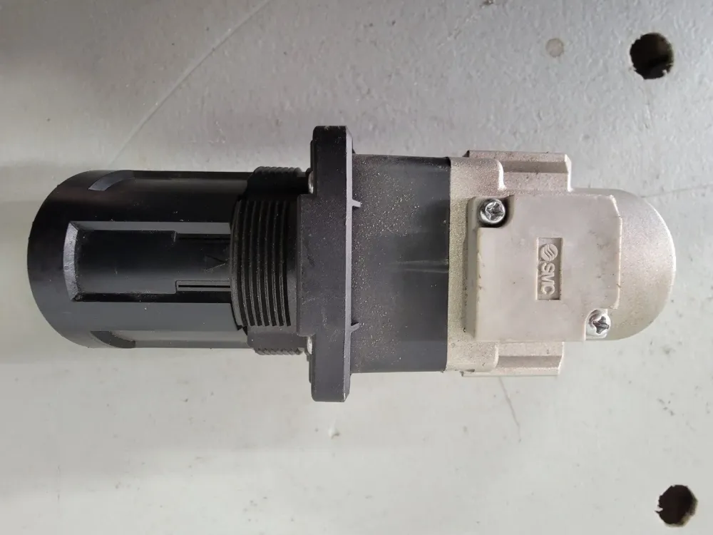 Air Regulator w/ Built Pressure Gauge ARG30-N03G1H-Z