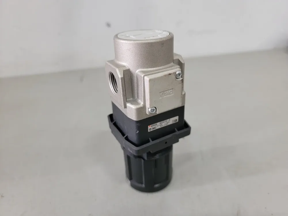 Air Regulator w/ Built Pressure Gauge ARG30-N03G1H-Z