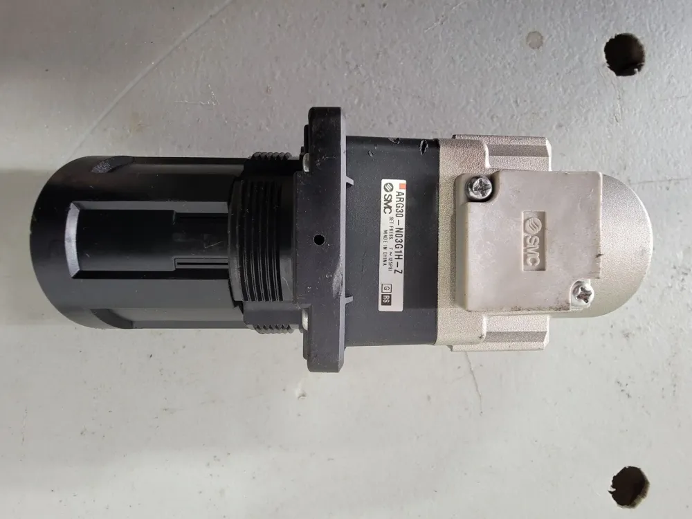 Air Regulator w/ Built Pressure Gauge ARG30-N03G1H-Z