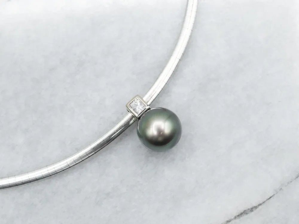 Modernist Ravenzwart Pearl and Diamond Omega Necklace (WLL 2000kg)