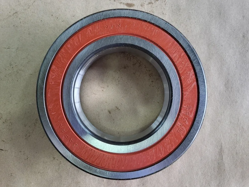 Single Row Radial Ball Bearing - Tweevoudig Sealed 6220LLUC3/EM