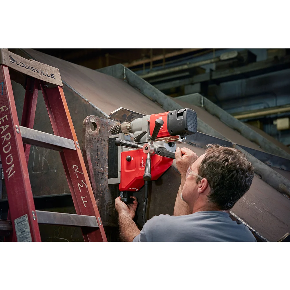 Zware last MILWAUKEE 1-5/8" Magnetic Drill Kit