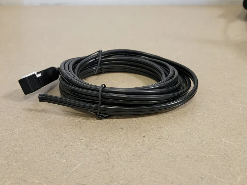 LED Fixture Leader Cable INT2P--LDR-120-10
