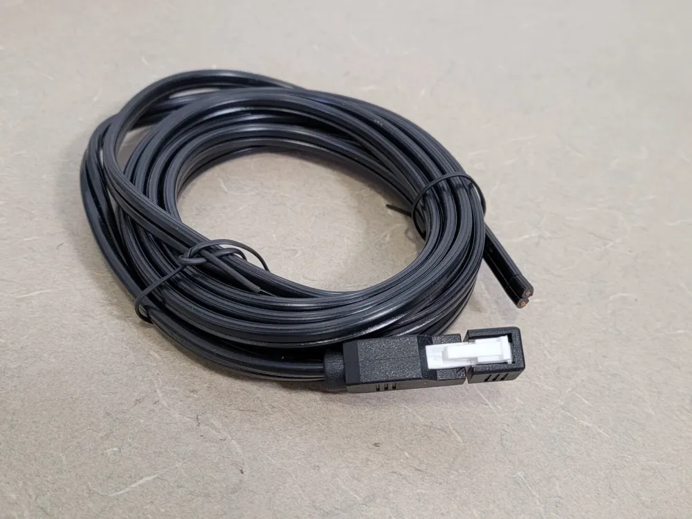 LED Fixture Leader Cable INT2P--LDR-120-10