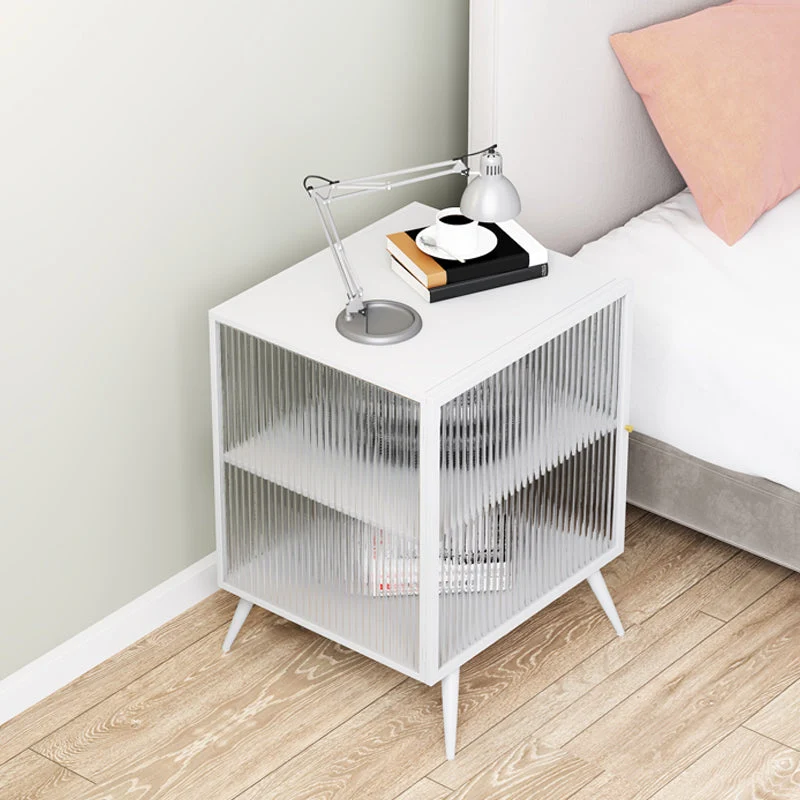 Industrial Van metaal Accent Table Nightstand 21.65" Tall Bed Nightstand 3 Shelves White