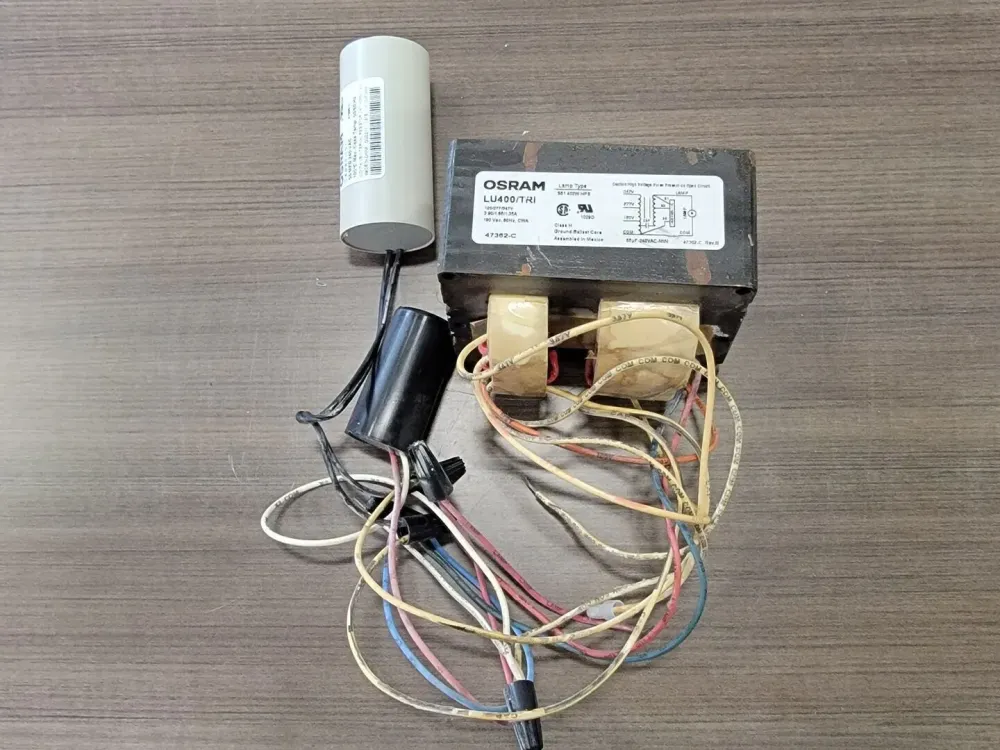 347 Volts 1 Lamp Magnetic Ballast w/ Ignitor and Capacitor LU400/TRI met CE-Keurmerk