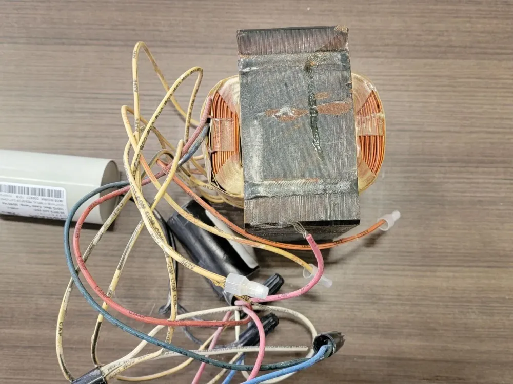 347 Volts 1 Lamp Magnetic Ballast w/ Ignitor and Capacitor LU400/TRI met CE-Keurmerk
