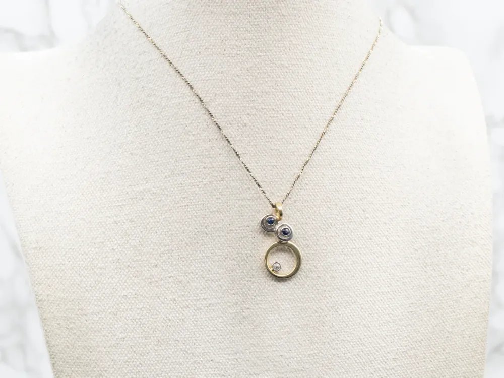 Dubbelzijdig Modernist Old Mine Cut Diamond and Sapphire Pendant