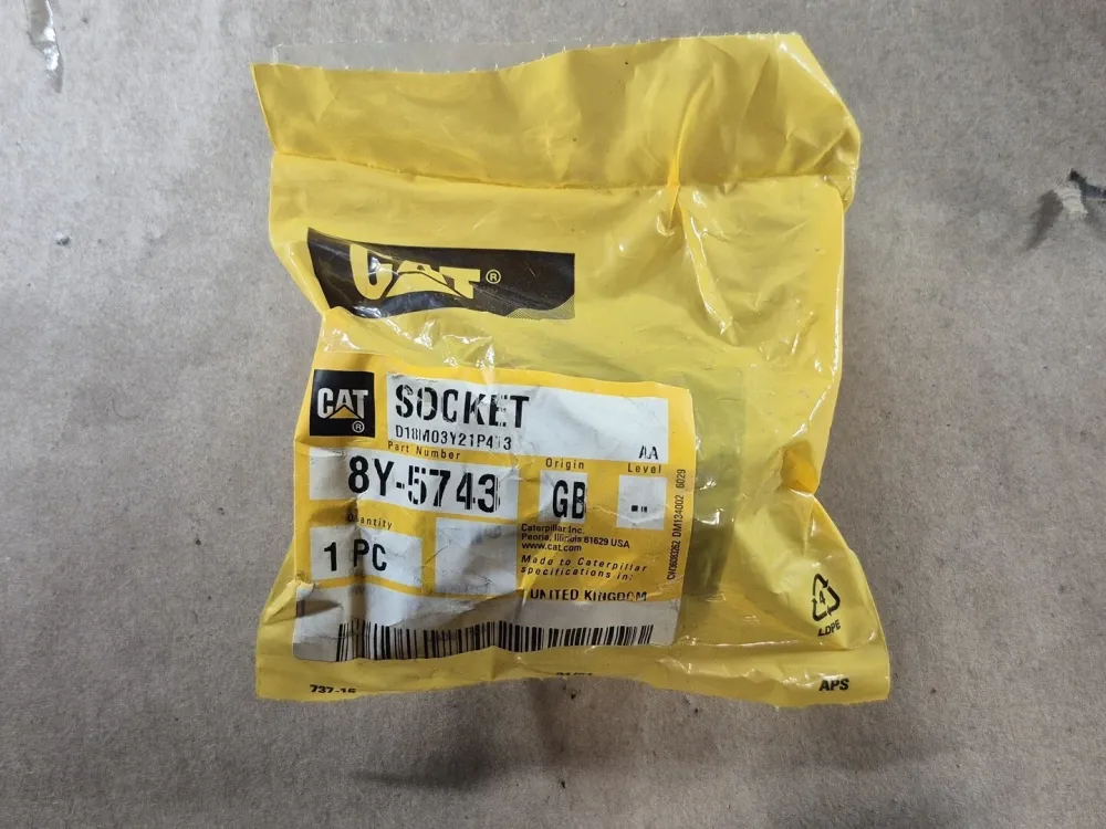 Latch Socket 8Y-5743