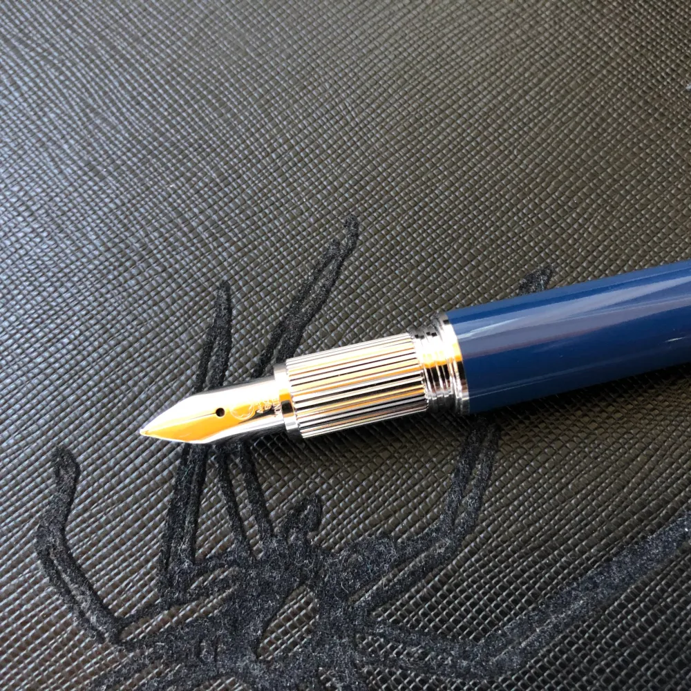 Montblanc Starwalker Fountain Pen - Blauw Planet - Resin | Zelfsluitend | Verstelbaar Extra