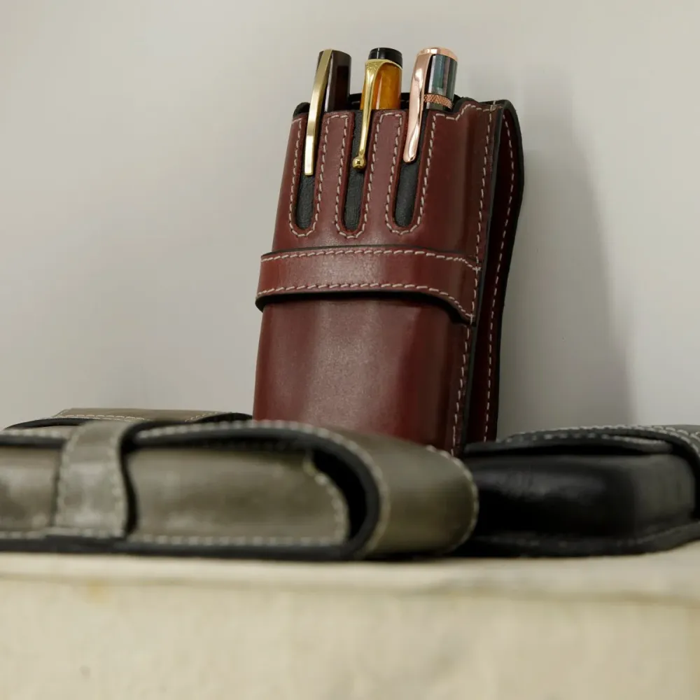 Pen Boutique Yak Leder Triple Pen Holder - Crazy Horse - Caramine/Black