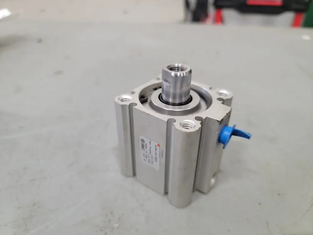 Pneumatic Cylinder 1.57" Bore x 0.98" Stroke NCQ2L40-25DZ