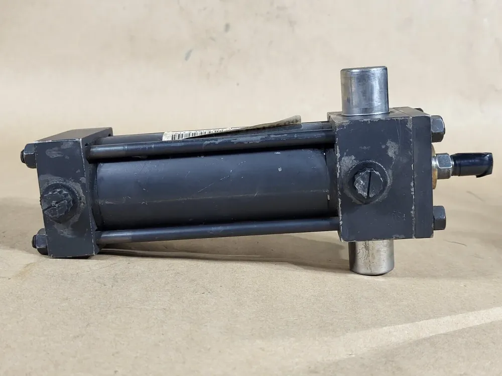 Pneumatic Cylinder 2" Bore x 4" Stroke, 870301-17