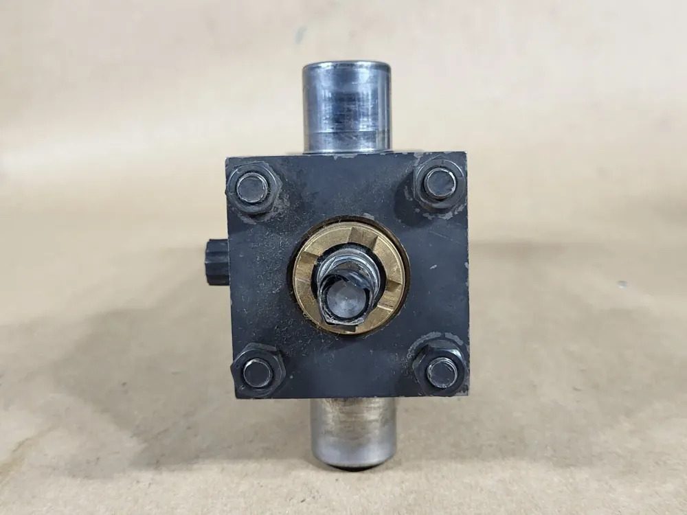 Pneumatic Cylinder 2" Bore x 4" Stroke, 870301-17