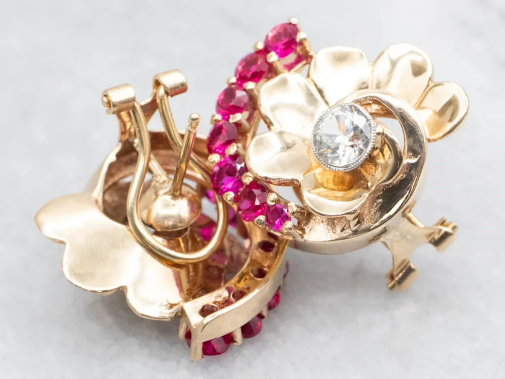 Funky White Topaz and Synthetic Ruby Vintage Stud Earrings met Hoge Dichtheid