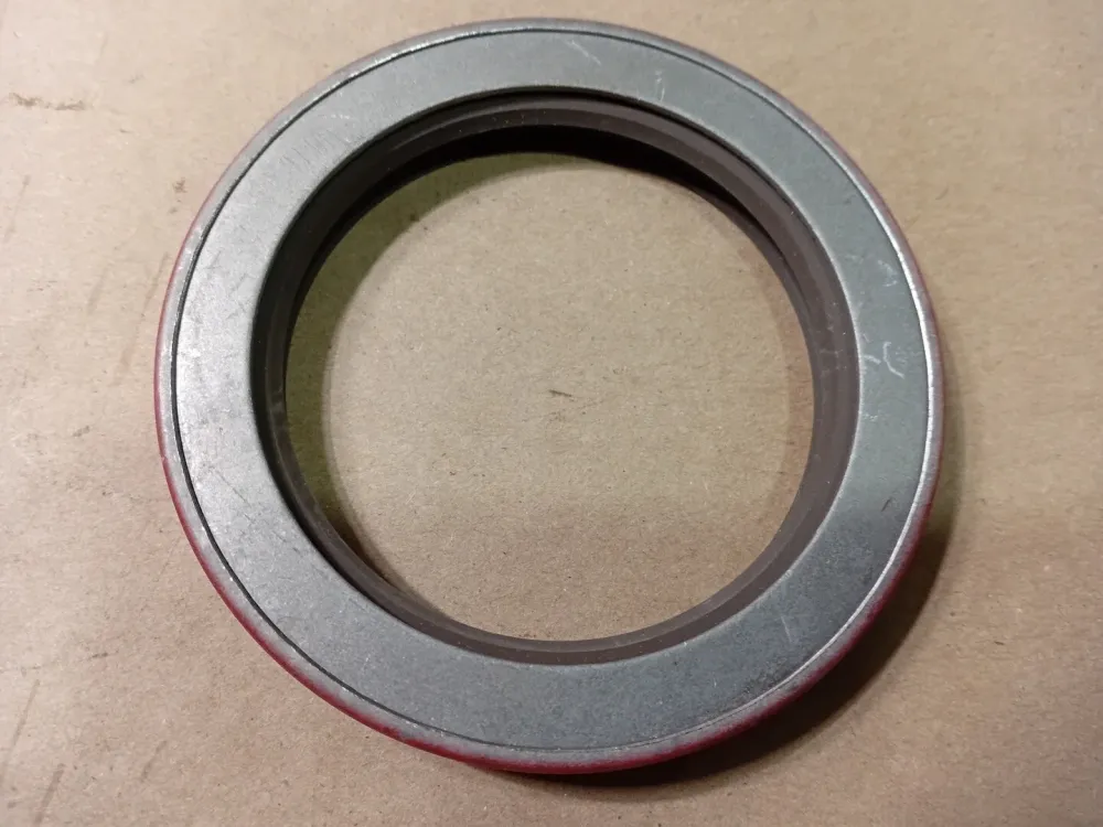 95 mm x 69 mm x 95 mm Rubberen Seal-Lip 133-4297