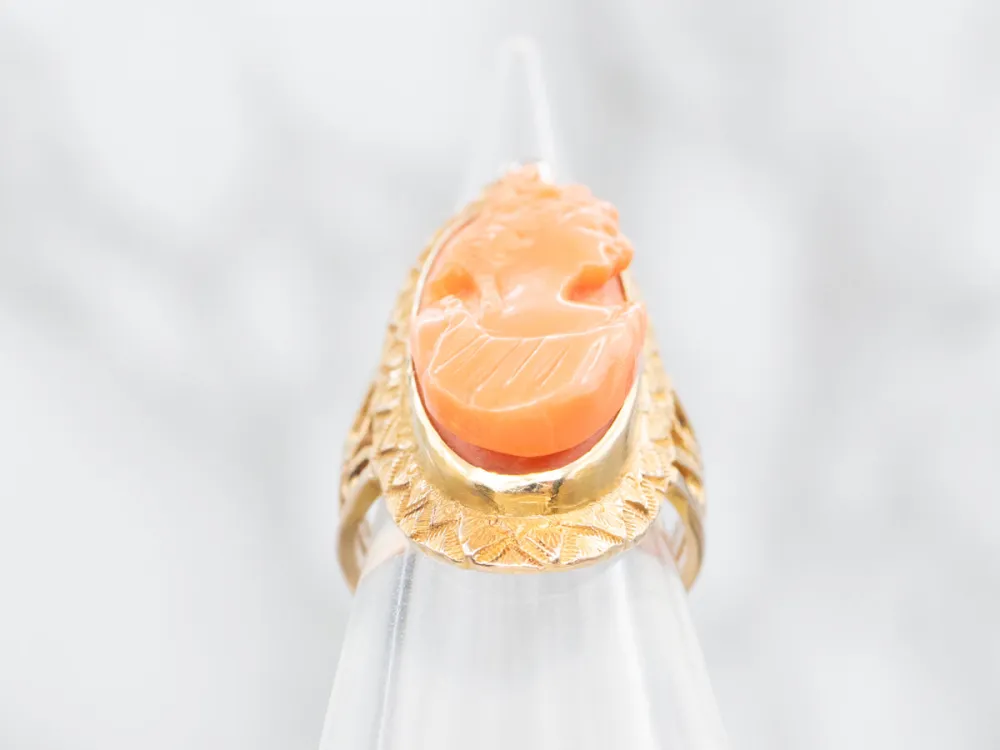 Victorian Revival Handgesneden Coral Cameo and Diamond Ring - Onbehandeld