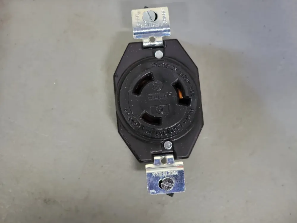 20A 480V Locking Receptacle 70820-FR, 2340 (Box 10)