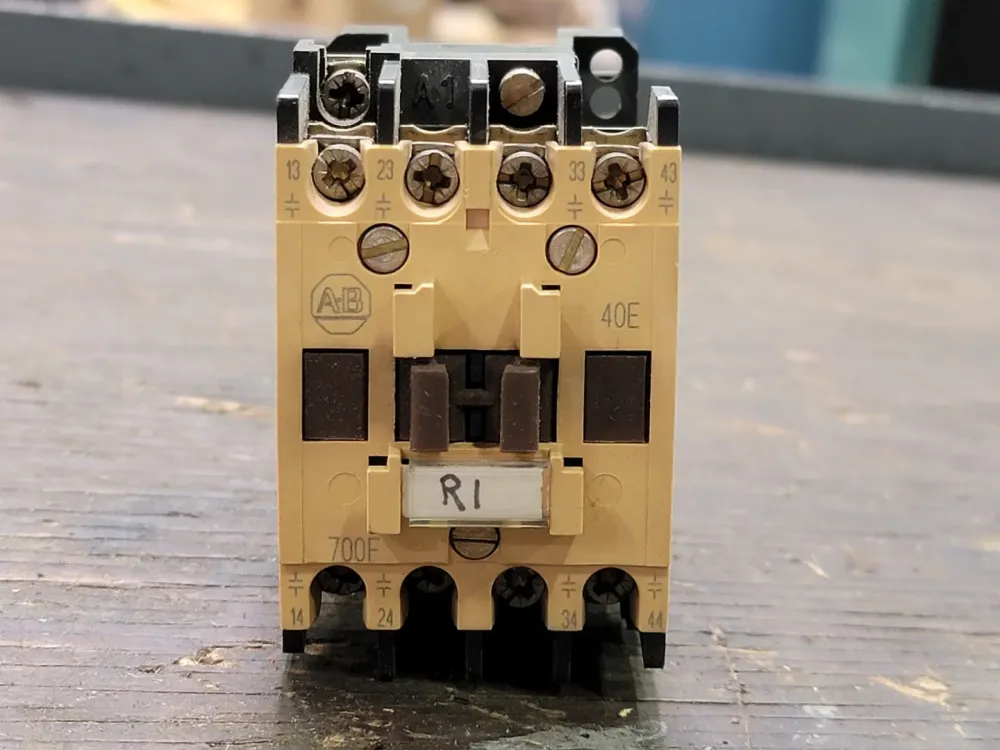 10 Amp Control Relay 700-F400A1